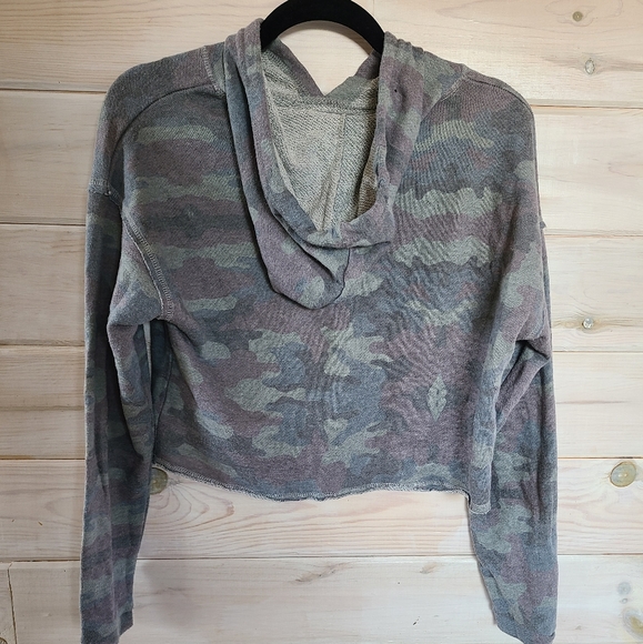 Camouflage Oversized Crop Top - Picture 3 of 5